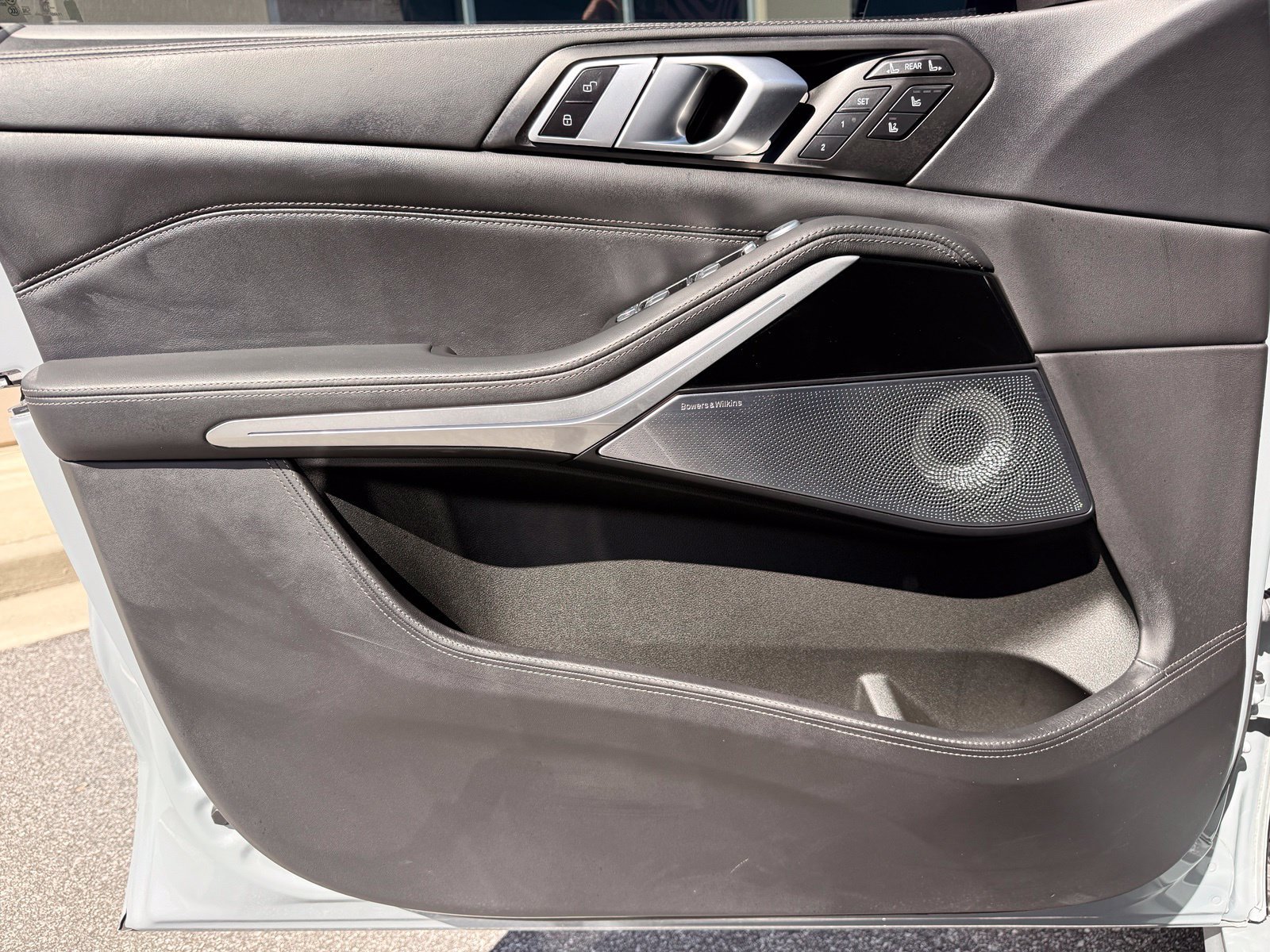 Used 2024 BMW ALPINA XB7 AWD/4WD image 44