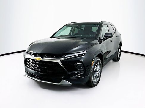 Used 2024 Chevrolet Blazer LT w/ Convenience Package image 3