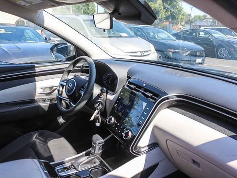 Used 2023 Hyundai Tucson SE FWD image 21