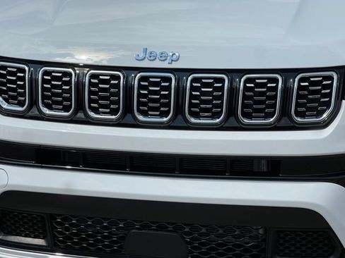 Used 2025 Jeep Compass Limited w/ Elite Group AWD/4WD image 39