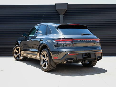 Certified 2025 Porsche Macan AWD/4WD image 3