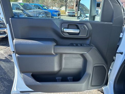 New 2026 Chevrolet Silverado 2500 Custom w/ Z71 Off-Road Package image 13