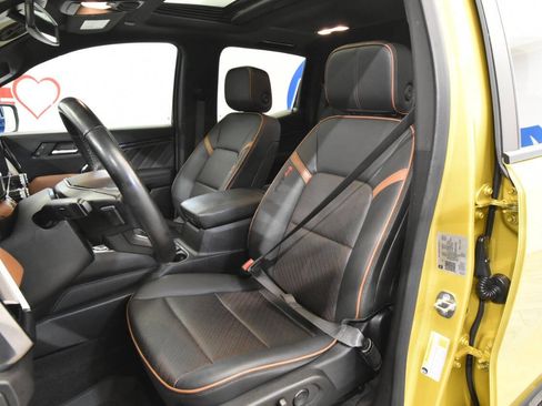 Used 2023 GMC Canyon AT4 w/ AT4 Premium Package image 11