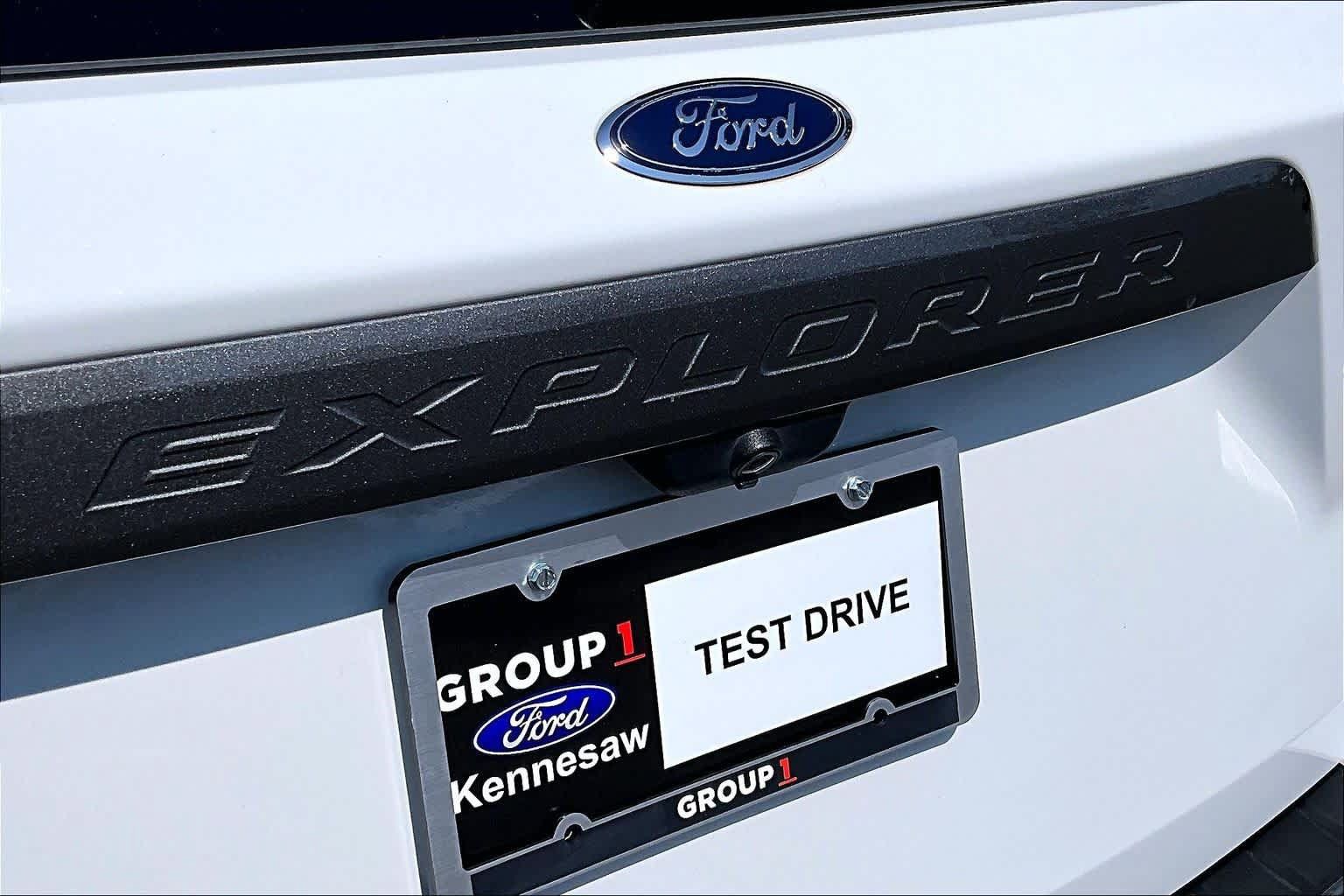 Used 2021 Ford Explorer XLT w/ Equipment Group 202A RWD image 30
