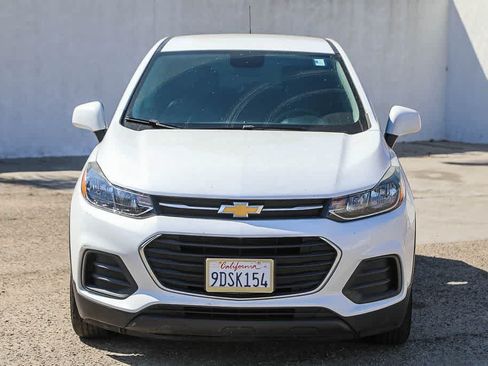 Used 2020 Chevrolet Trax LS w/ LPO, Protection Package FWD image 2