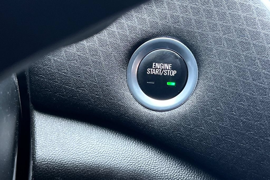 Used 2020 Chevrolet Malibu LT FWD image 23