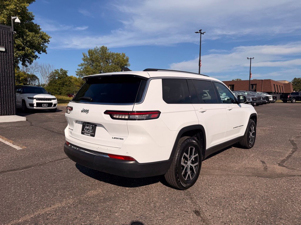 Used 2023 Jeep Grand Cherokee L Limited w/ Luxury Tech Group II AWD/4WD image 5