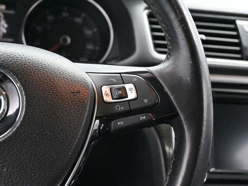 Used 2018 Volkswagen Passat 2.0T SE image 19