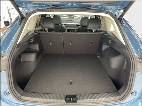 Used 2025 Volkswagen Tiguan SE w/ Panoramic Sunroof Package FWD image 17