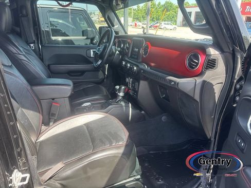 Used 2022 Jeep Wrangler Unlimited Rubicon w/ Cold Weather Group AWD/4WD image 7