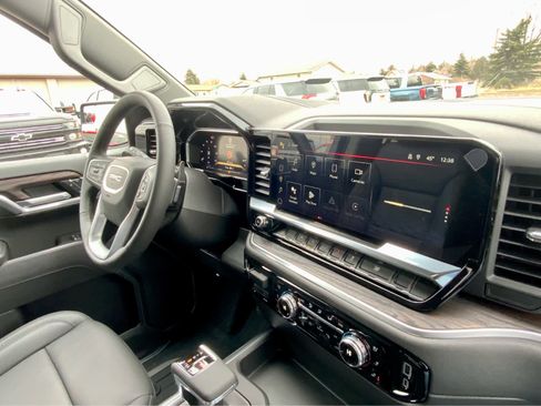 New 2026 GMC Sierra 1500 SLT w/ SLT Convenience Package image 44