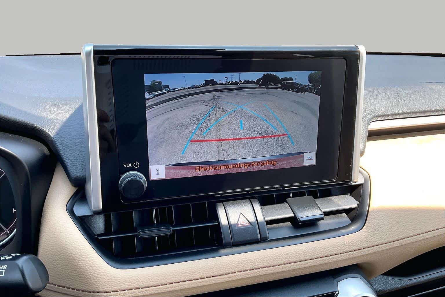 Used 2025 Toyota RAV4 XLE FWD image 26