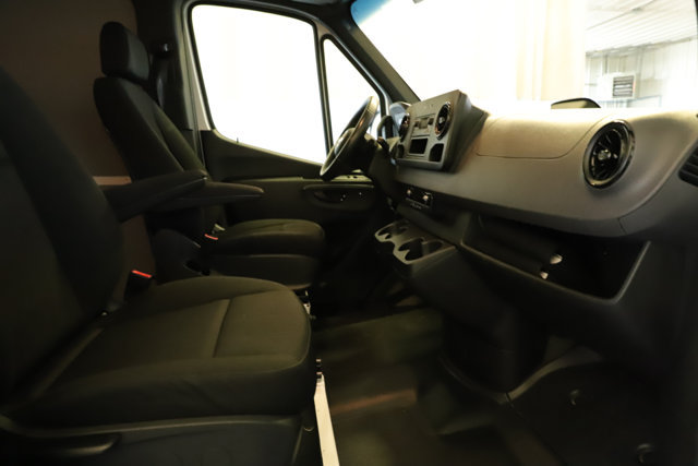 Used 2025 Mercedes-Benz Sprinter 2500 image 24
