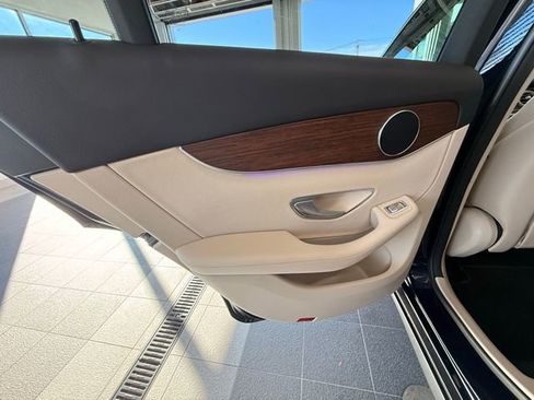 Used 2022 Mercedes-Benz GLC 300 4MATIC w/ Premium Package Lite image 37