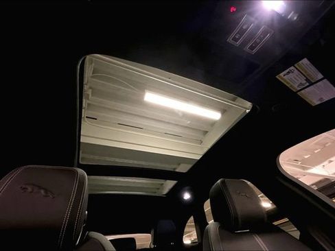 Certified 2025 Jaguar F-PACE R-Dynamic S image 30