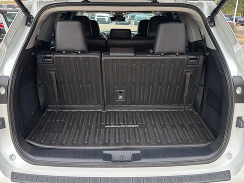Certified 2024 Toyota Highlander Limited AWD/4WD image 14