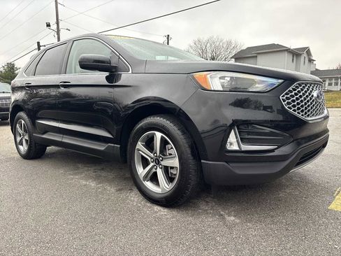 Used 2024 Ford Edge SEL w/ Convenience Package image 5