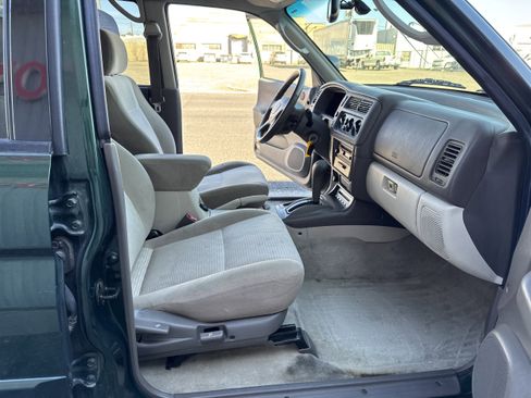 Used 2002 Mitsubishi Montero Sport XLS image 5