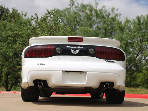 Used 1999 Pontiac Firebird Trans Am RWD image 13