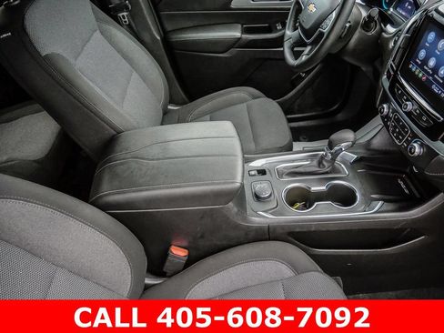 Used 2023 Chevrolet Traverse LT w/ Rear Camera Mirror Package AWD/4WD image 17