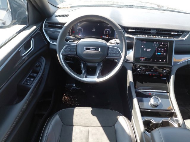Used 2023 Jeep Grand Cherokee L Laredo RWD image 18