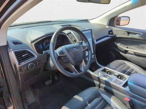 Used 2024 Ford Edge SEL image 8