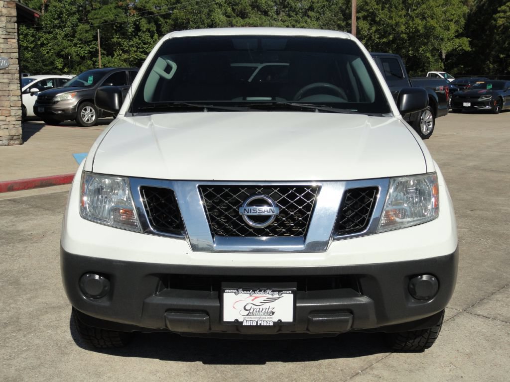 Used 2019 Nissan Frontier S RWD image 2