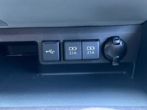 Used 2021 Toyota Highlander Limited image 15