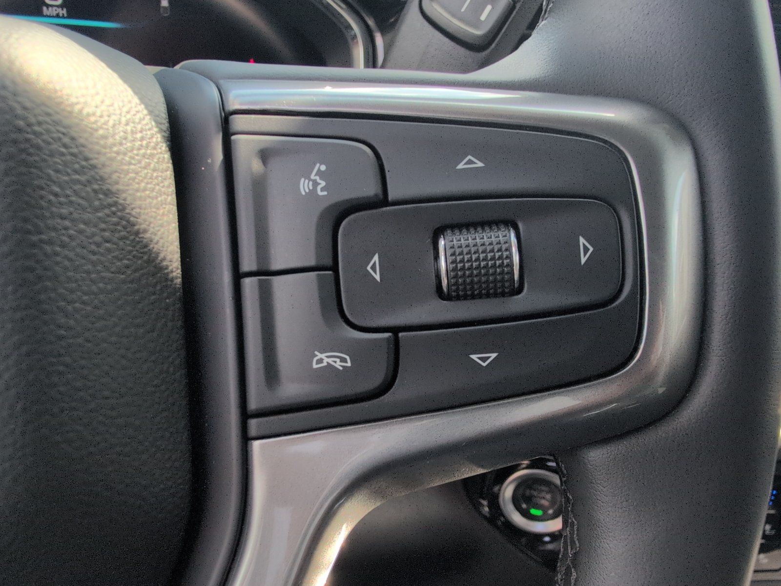 Used 2025 Chevrolet Silverado 2500 LTZ w/ LTZ Convenience Package AWD/4WD image 27