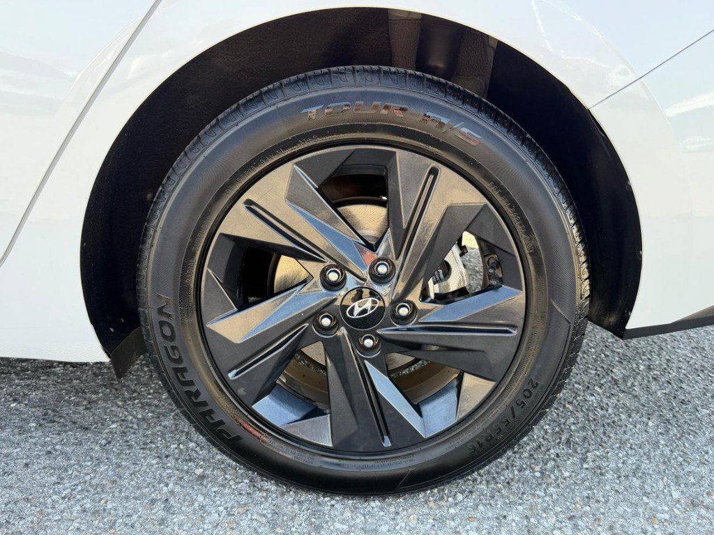 Used 2022 Hyundai Elantra SEL w/ Convenience Package FWD image 44