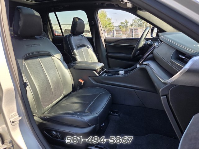 Used 2022 Jeep Grand Cherokee Overland AWD/4WD image 13