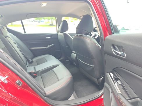 Used 2024 Nissan Altima 2.5 SR AWD/4WD image 13