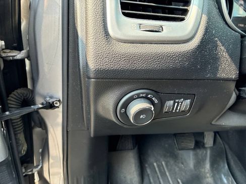 Used 2018 Jeep Compass Latitude w/ Popular Equipment Group AWD/4WD image 18