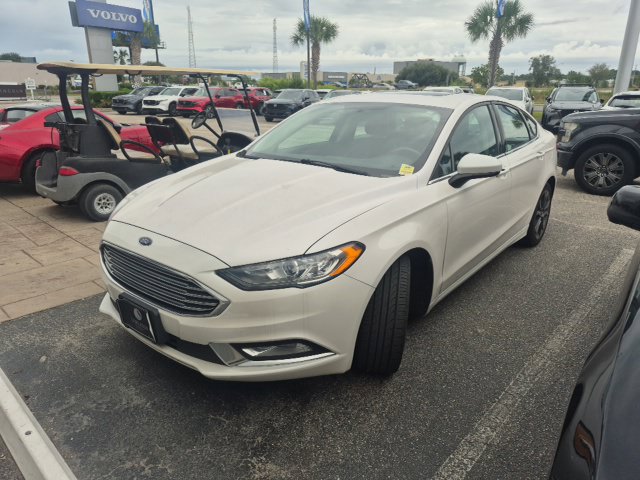 Used 2018 Ford Fusion SE w/ Equipment Group 201A FWD image 7