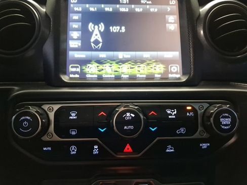 Used 2022 Jeep Gladiator Sport AWD/4WD image 25