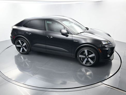 Used 2024 Porsche Macan 4 Electric image 43