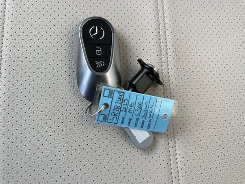 Certified 2025 Mercedes-Benz C 300 4MATIC Sedan image 36