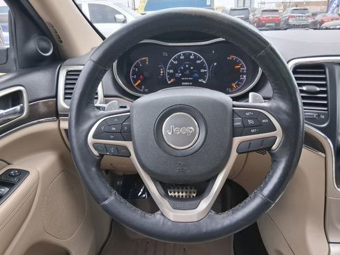 Used 2014 Jeep Grand Cherokee Limited w/ Luxury Group II AWD/4WD image 16
