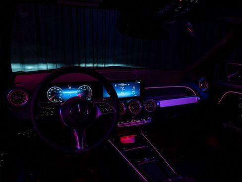 Certified 2025 Mercedes-Benz GLB 250 image 28