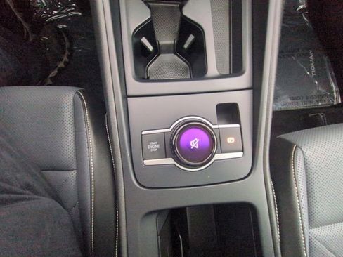 Certified 2025 Volkswagen Tiguan SE w/ Panoramic Sunroof Package image 29