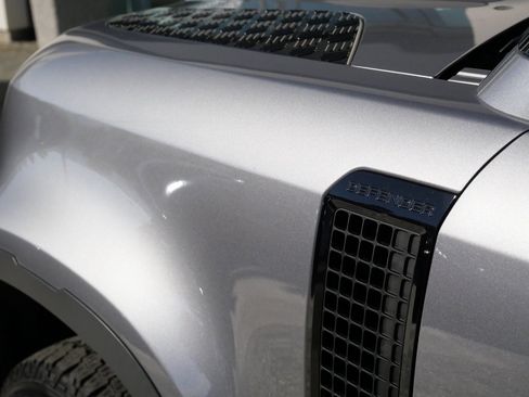 Used 2022 Land Rover Defender 110 S image 10