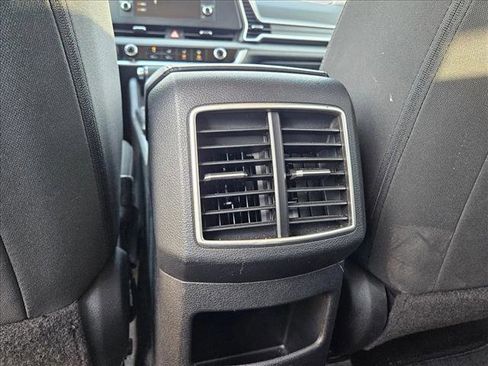 Used 2025 Kia Sportage LX FWD image 16