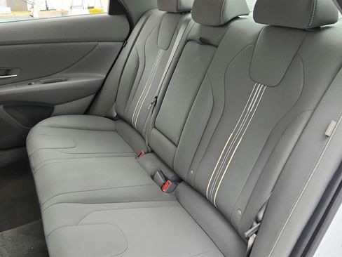 Used 2025 Hyundai Elantra SEL FWD image 33