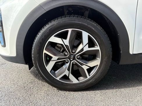 Used 2022 Kia Sportage EX w/ EX Technology Package image 9