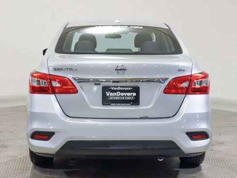 Used 2018 Nissan Sentra SV image 9