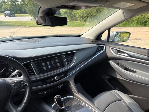 Used 2019 Buick Enclave Essence AWD/4WD image 44