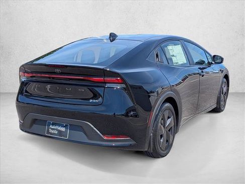 New 2026 Toyota Prius LE FWD image 2