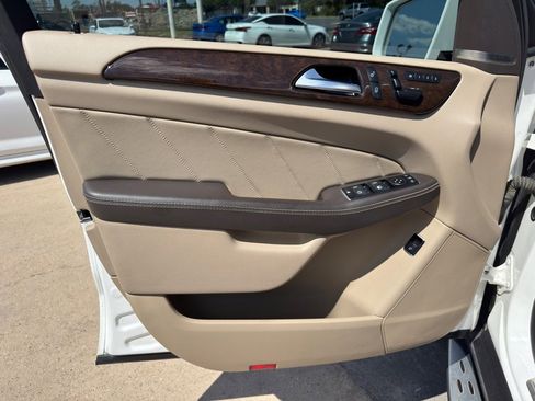 Used 2016 Mercedes-Benz GL 450 4MATIC image 28