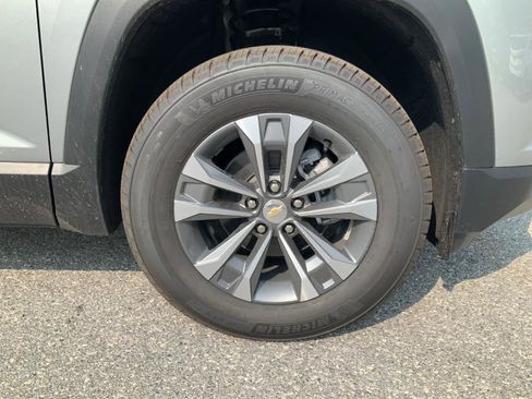 New 2026 Chevrolet Equinox LT w/ Convenience Package II image 9