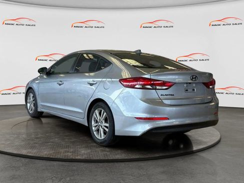Used 2017 Hyundai Elantra SE FWD image 4